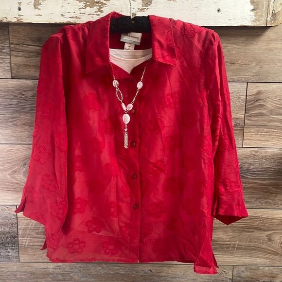 Alfred Dunner Red Button Up Blouse Necklace Size Petite Medium - Picture 2 of 4